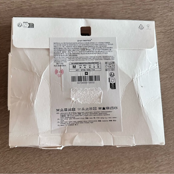 Zara White Sculptural Resin Earrings - Picture 7 of 8